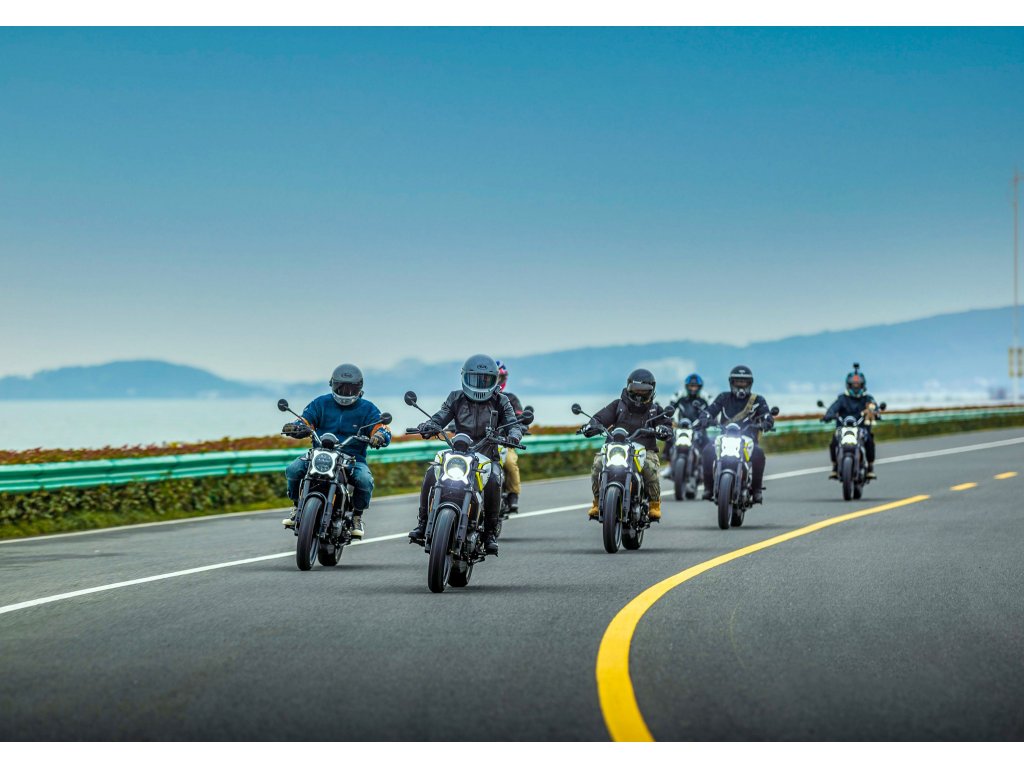 Motorka CFMOTO 300CL-X